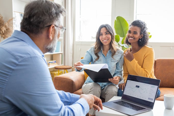 Parent and student meeting with advisor